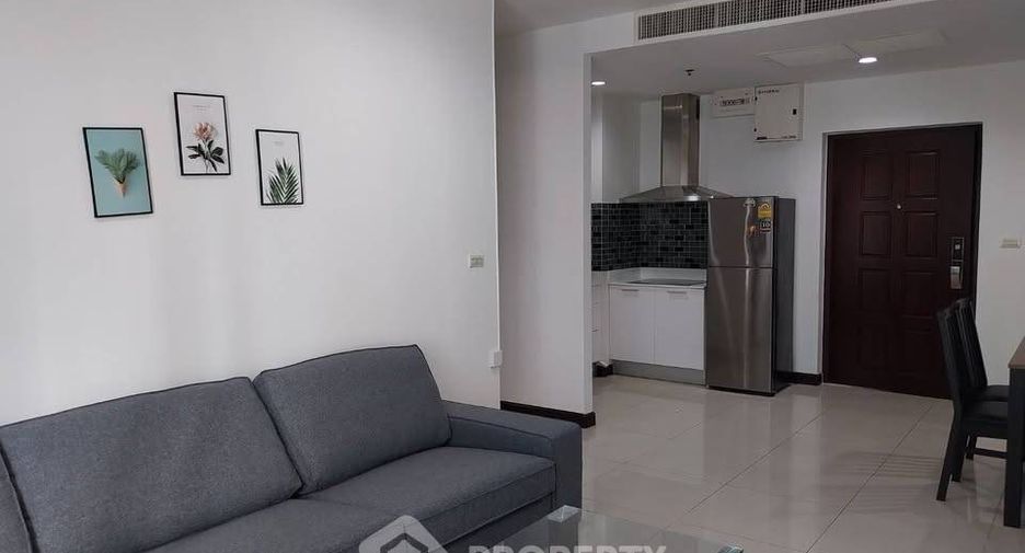 For rent 2 bedrooms condo in Watthana, Bangkok