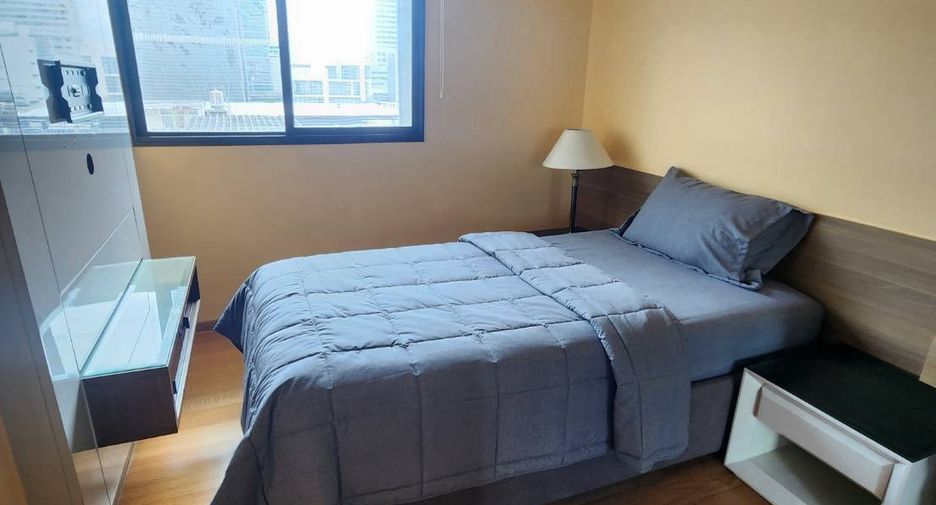 For rent 2 bedrooms condo in Sathon, Bangkok