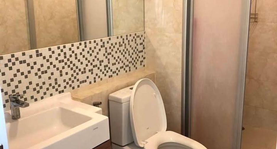 For sale 1 bed condo in Pom Prap Sattru Phai, Bangkok