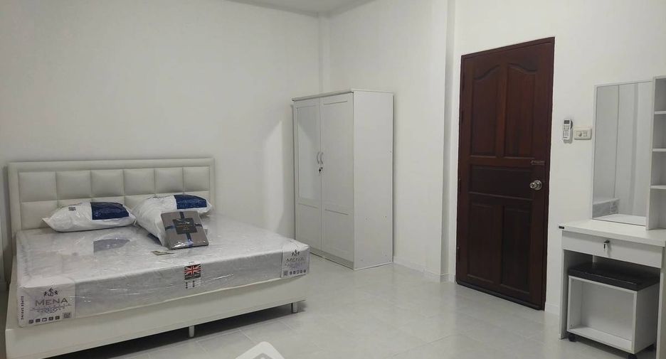 Haus zur Miete und zum Kauf mit 4 Zimmer in Bang Lamung, Chonburi