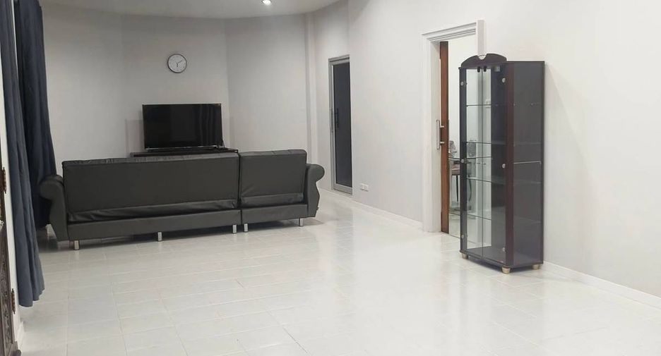 Haus zur Miete und zum Kauf mit 4 Zimmer in Bang Lamung, Chonburi