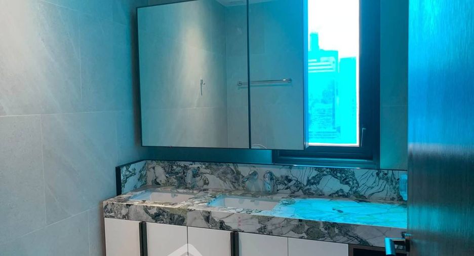 Condo en venta de 2 habitaciones en Sathon, Bangkok