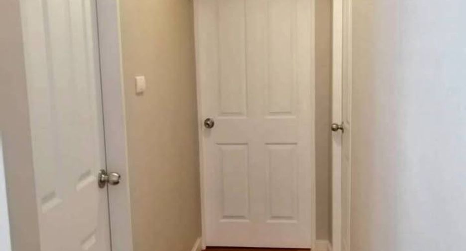 For rent and for sale 2 bedrooms condo in Huai Khwang, Bangkok