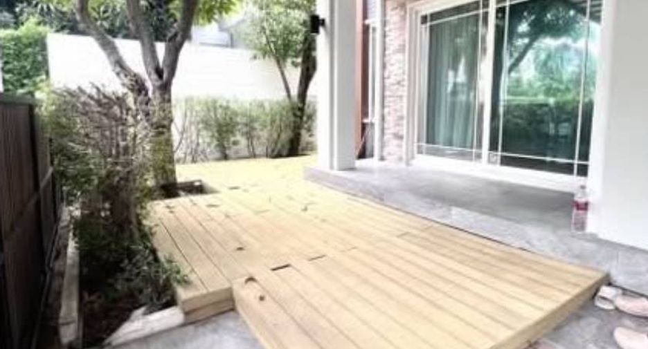 For sale 3 bedrooms house in Bang Kapi, Bangkok