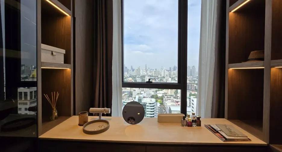À louer 2 chambres condo à Watthana, Bangkok