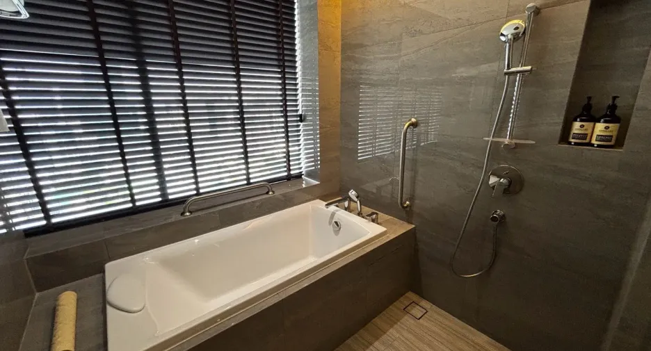 For rent 3 bedrooms apartment in Sathon, Bangkok