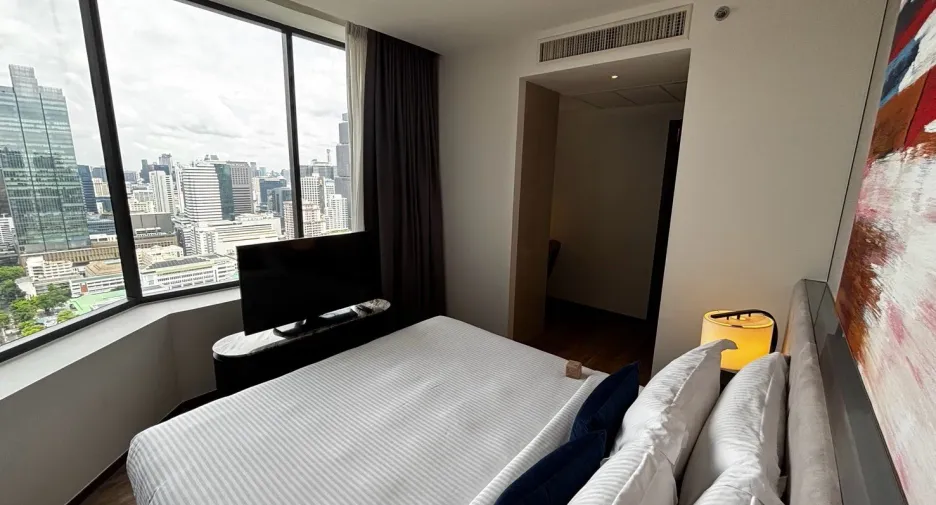 For rent 3 bedrooms apartment in Sathon, Bangkok