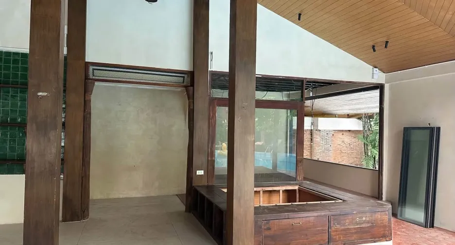 For rent retail Space in Khlong Toei, Bangkok