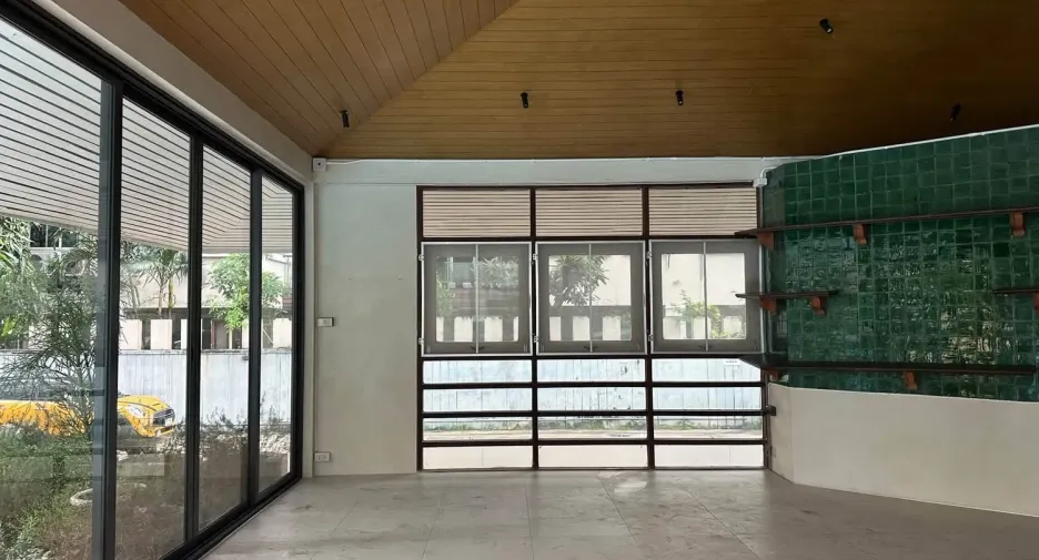 For rent retail Space in Khlong Toei, Bangkok