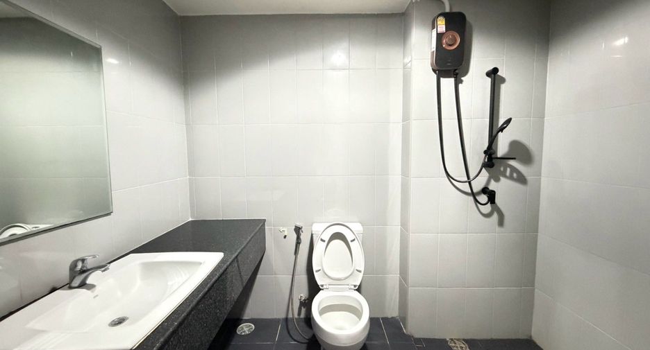 For rent studio condo in Pathum Wan, Bangkok