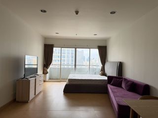For rent studio condo in Pathum Wan, Bangkok