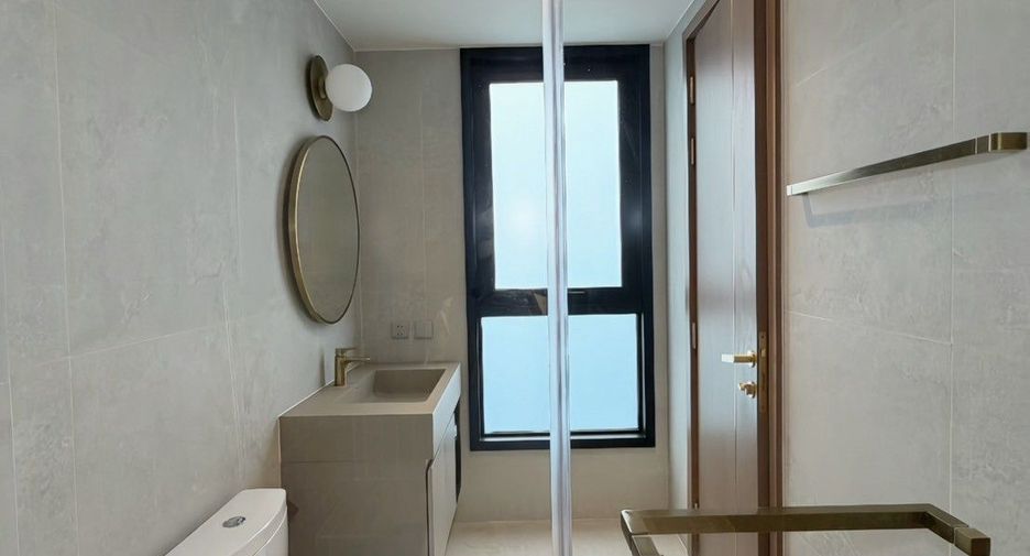 For rent 3 bedrooms condo in Khlong Toei, Bangkok