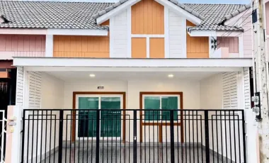 For sale 2 bedrooms townhouse in Si Racha, Chonburi
