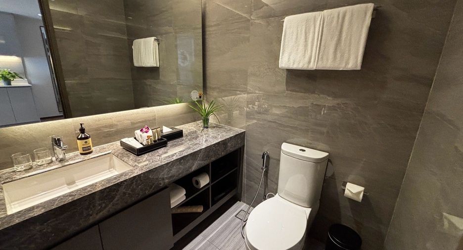 For rent 2 bedrooms apartment in Sathon, Bangkok