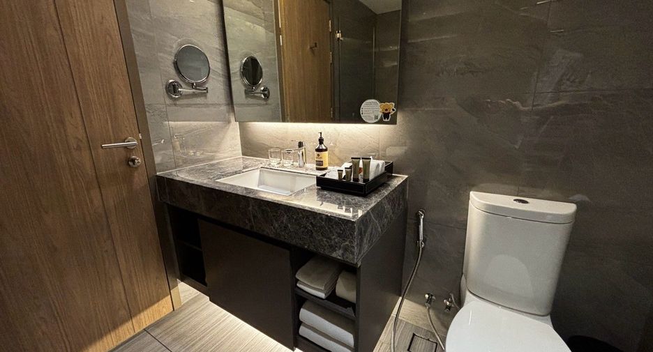 For rent 2 bedrooms apartment in Sathon, Bangkok