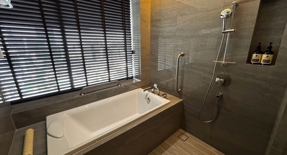 For rent 2 bedrooms apartment in Sathon, Bangkok