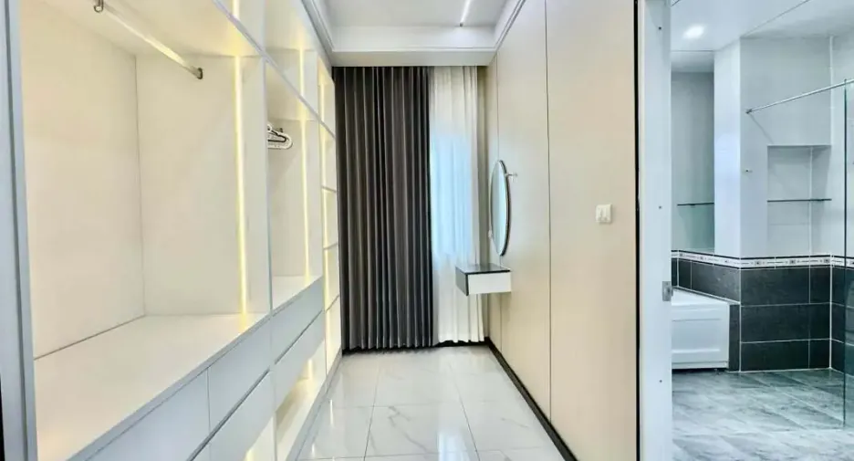 For rent 4 bedrooms house in Bang Lamung, Chonburi