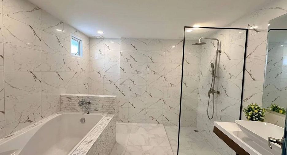Casa en venta de 4 habitaciones en Bang Lamung, Chonburi