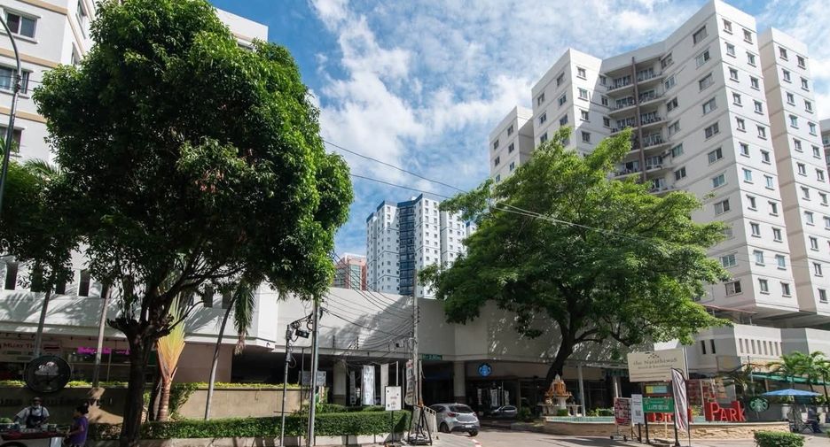 For rent 3 bedrooms condo in Yan Nawa, Bangkok