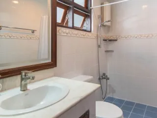 For rent 3 bedrooms condo in Yan Nawa, Bangkok