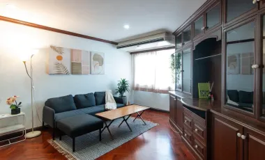 For rent 3 bedrooms condo in Yan Nawa, Bangkok