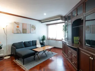 For rent 3 bedrooms condo in Yan Nawa, Bangkok