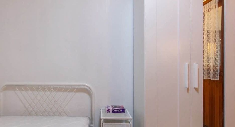 For rent 3 bedrooms condo in Yan Nawa, Bangkok