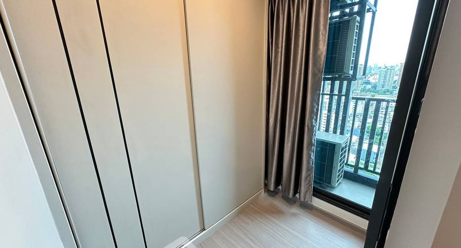 For rent 2 bedrooms condo in Chatuchak, Bangkok