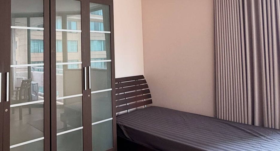 For rent 2 bedrooms condo in Pathum Wan, Bangkok