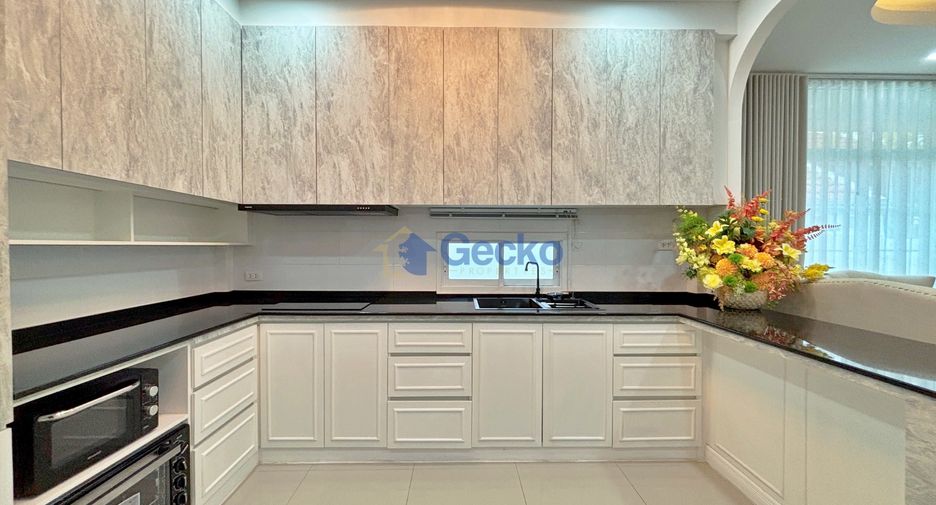 For rent 3 bedrooms house in Jomtien, Pattaya