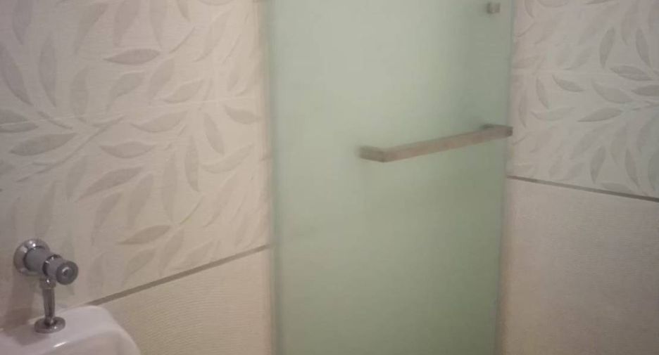For rent 3 bedrooms condo in Pathum Wan, Bangkok