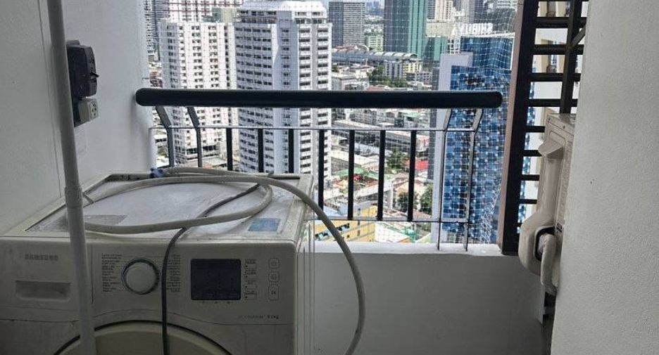 For rent 2 bedrooms condo in Pathum Wan, Bangkok