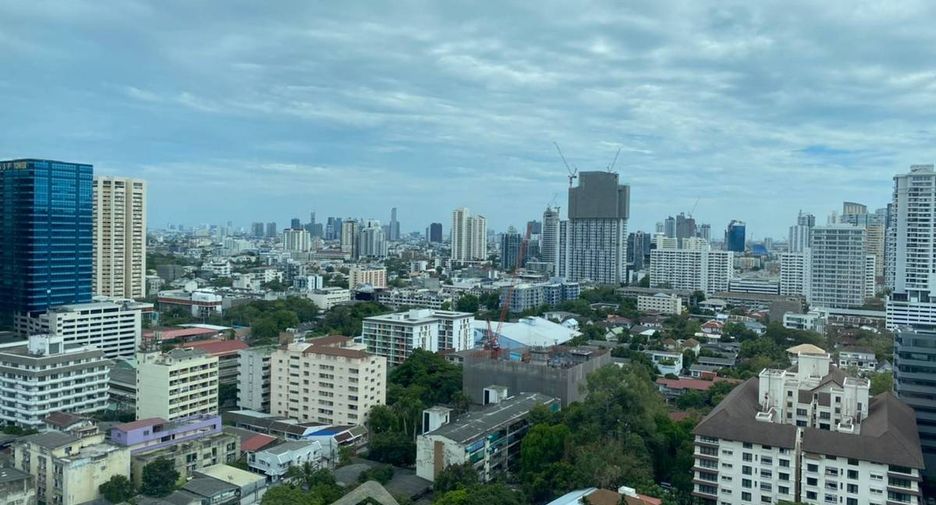 For rent 2 bedrooms condo in Watthana, Bangkok