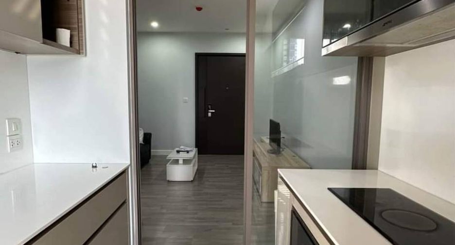 Wohnung zur Miete mit 1 Zimmer in Bang Rak, Bangkok