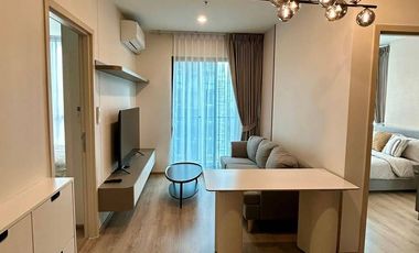 Condo en alquiler de 2 habitaciones en Huai Khwang, Bangkok