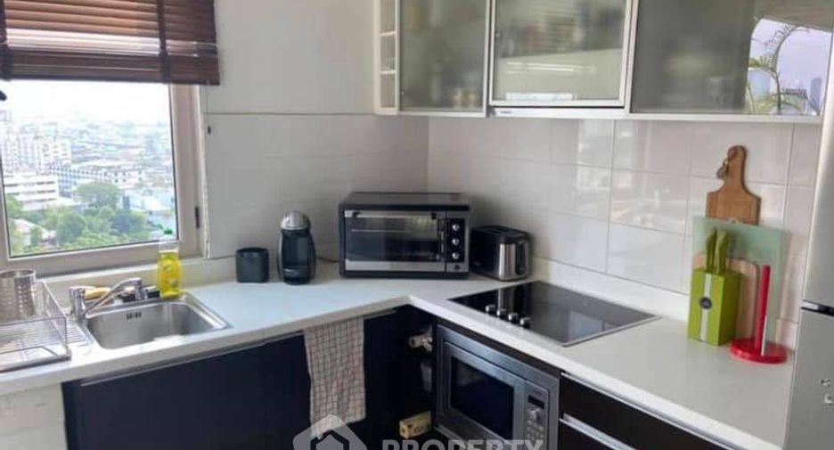 For rent 2 bedrooms condo in Yan Nawa, Bangkok