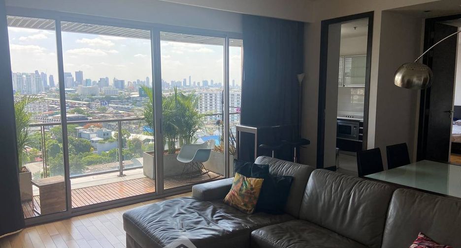 For rent 2 bedrooms condo in Yan Nawa, Bangkok
