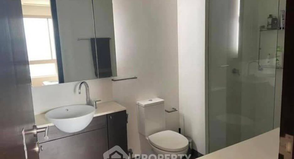For rent 2 bedrooms condo in Yan Nawa, Bangkok