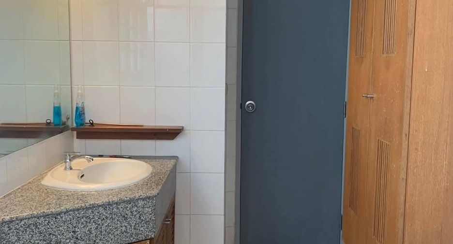 For rent 2 bedrooms condo in Ratchathewi, Bangkok