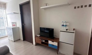 Wohnung zur Miete mit 1 Zimmer in Huai Khwang, Bangkok