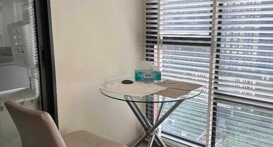 Wohnung zur Miete mit 1 Zimmer in Huai Khwang, Bangkok