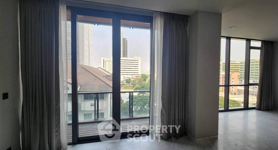 For rent 2 bedrooms condo in Watthana, Bangkok