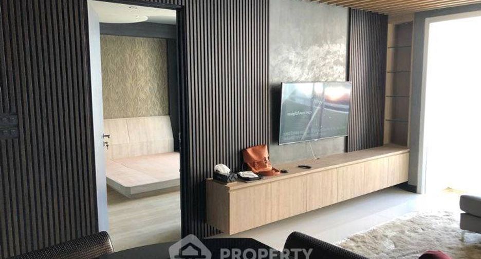 For rent 2 bedrooms condo in Watthana, Bangkok