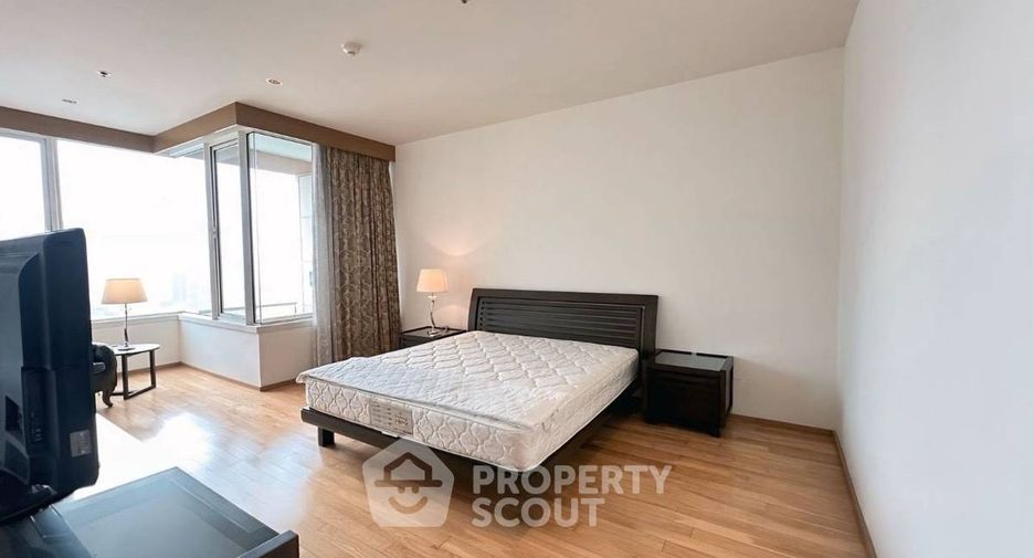 Condo en alquiler de 3 habitaciones en Sathon, Bangkok