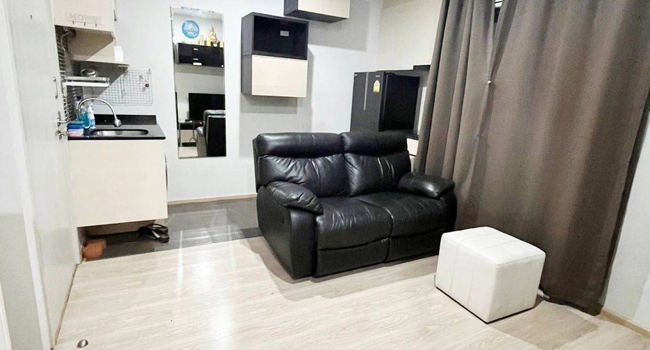 For rent 2 bedrooms condo in Huai Khwang, Bangkok