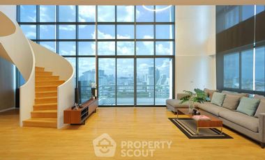 For rent 4 bedrooms apartment in Watthana, Bangkok