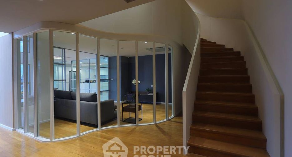 For rent 4 bedrooms apartment in Watthana, Bangkok