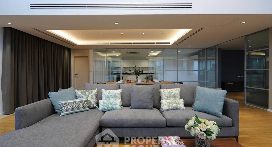 For rent 4 bedrooms apartment in Watthana, Bangkok