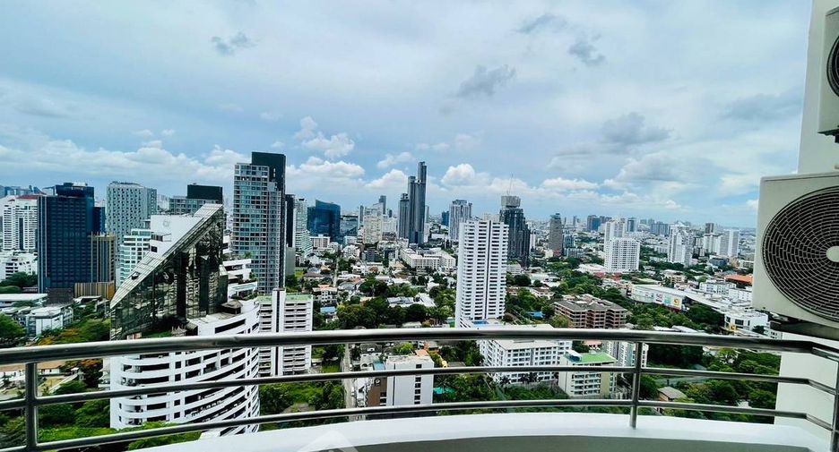 For rent 2 bedrooms condo in Watthana, Bangkok