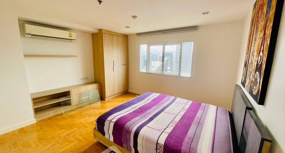For rent 2 bedrooms condo in Watthana, Bangkok